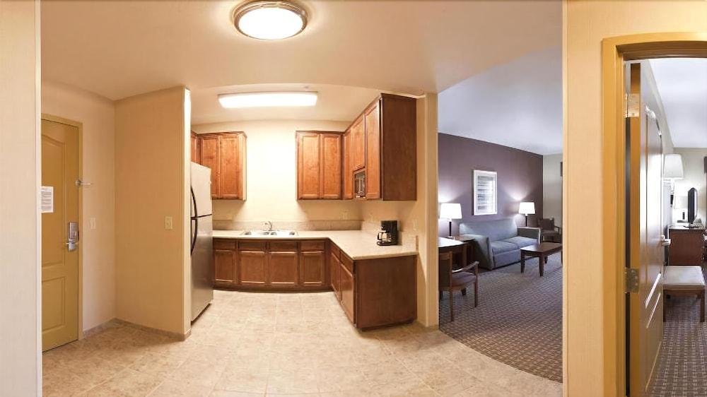 Holiday Inn Express Hotel & Suites Willows By Ihg Екстериор снимка