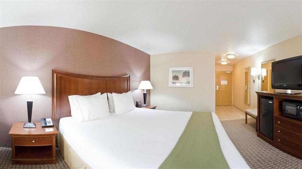 Holiday Inn Express Hotel & Suites Willows By Ihg Екстериор снимка