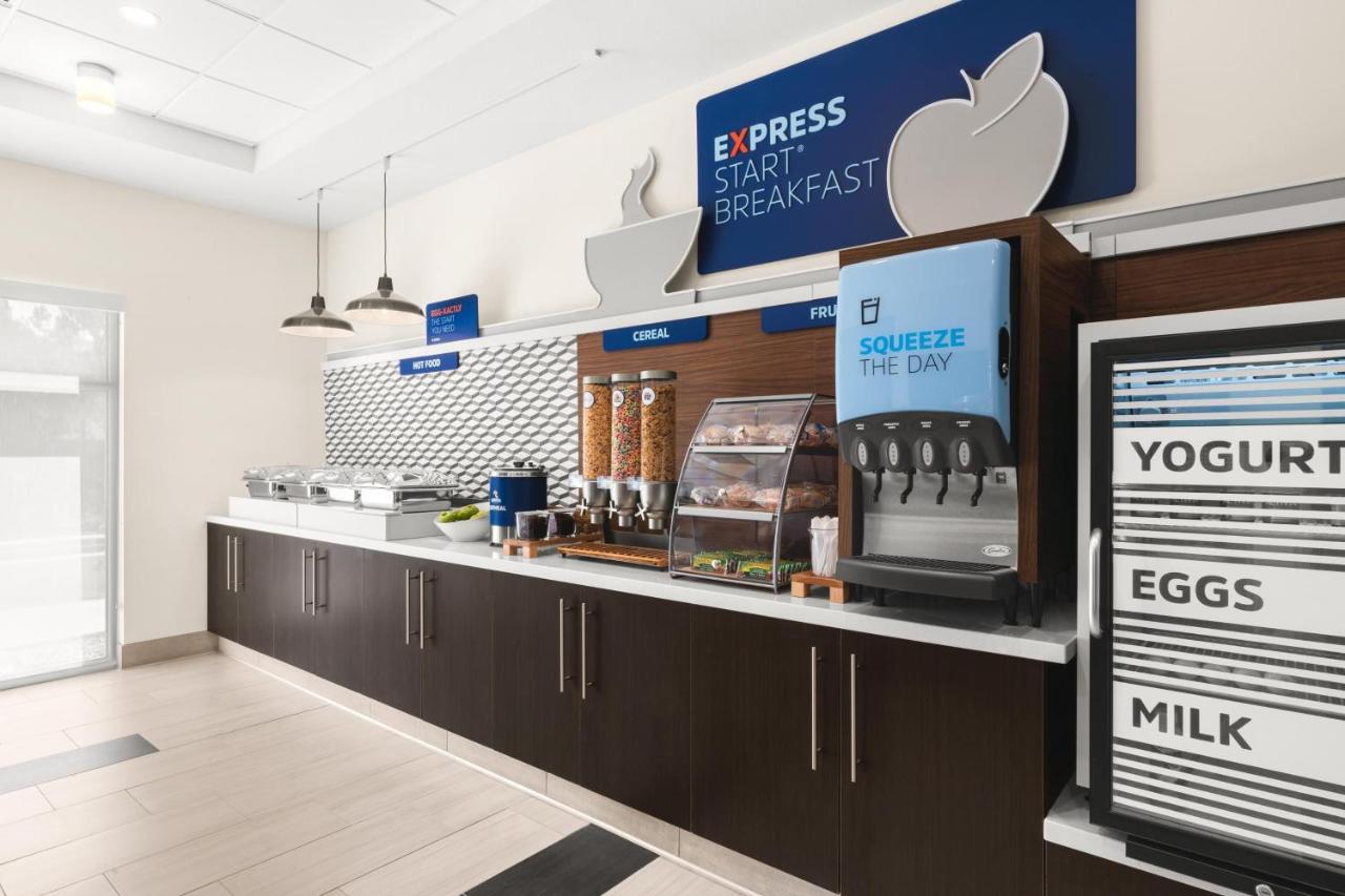 Holiday Inn Express Hotel & Suites Willows By Ihg Екстериор снимка