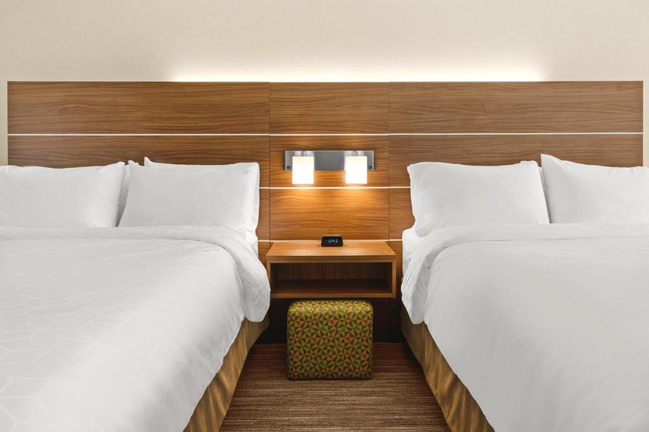 Holiday Inn Express Hotel & Suites Willows By Ihg Екстериор снимка