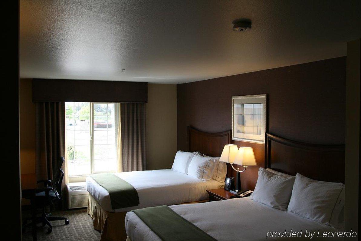 Holiday Inn Express Hotel & Suites Willows By Ihg Стая снимка