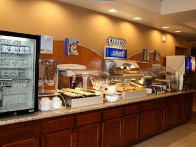 Holiday Inn Express Hotel & Suites Willows By Ihg Екстериор снимка